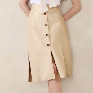 Banana Republic SEAMED VEGAN LEATHER MIDI SKIRT